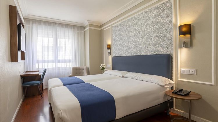 Hotel Corona de Castilla Room