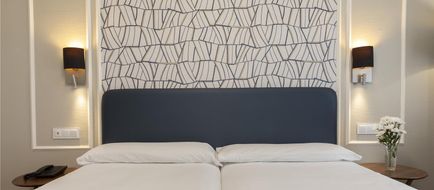 Hotel Corona de Castilla Room