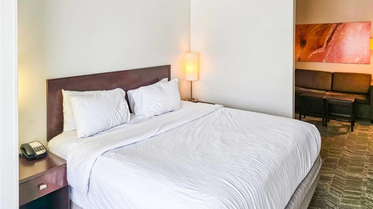 Comfort Suites Ardmore Suite