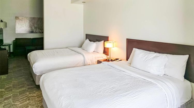 Comfort Suites Ardmore Suite
