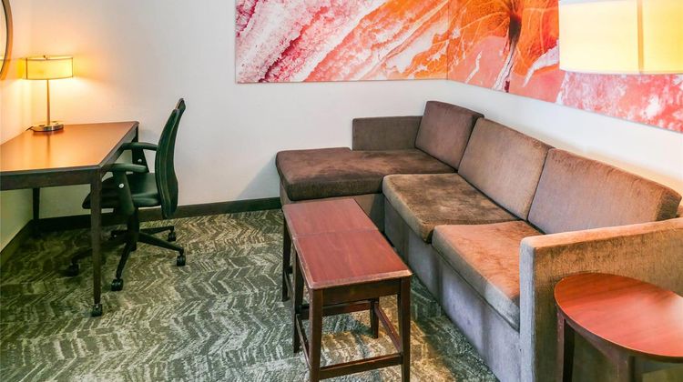 Comfort Suites Ardmore Suite