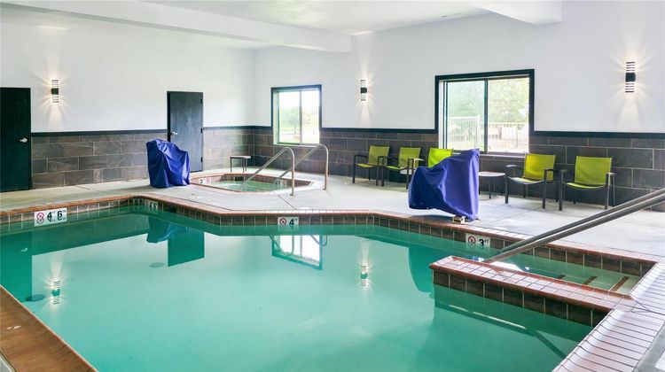 Comfort Suites Ardmore Pool