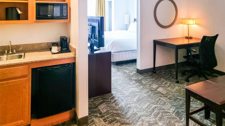 Comfort Suites Ardmore Suite