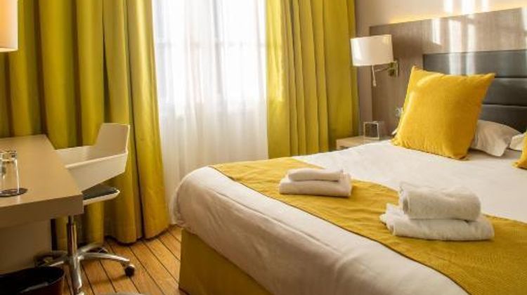 Hotel Les Tuileries Room
