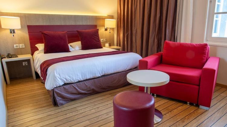 Hotel Les Tuileries Room