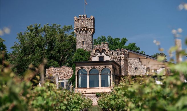 Burg Schwarzenstein Exterior