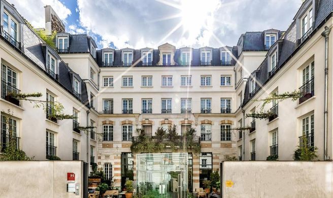Kube Hotel Paris Exterior