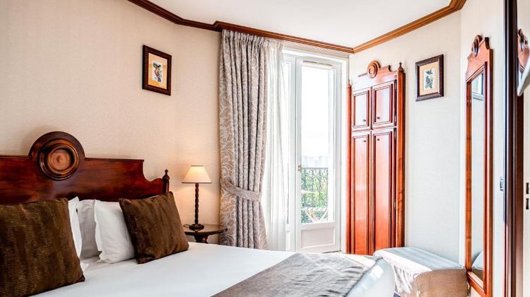 Villa Montparnasse Room