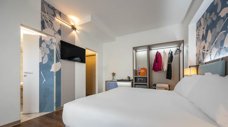 <b>Castello Hotel Room</b>. Images powered by <a href="https://iceportal.shijigroup.com/" title="IcePortal" target="_blank">IcePortal</a>.