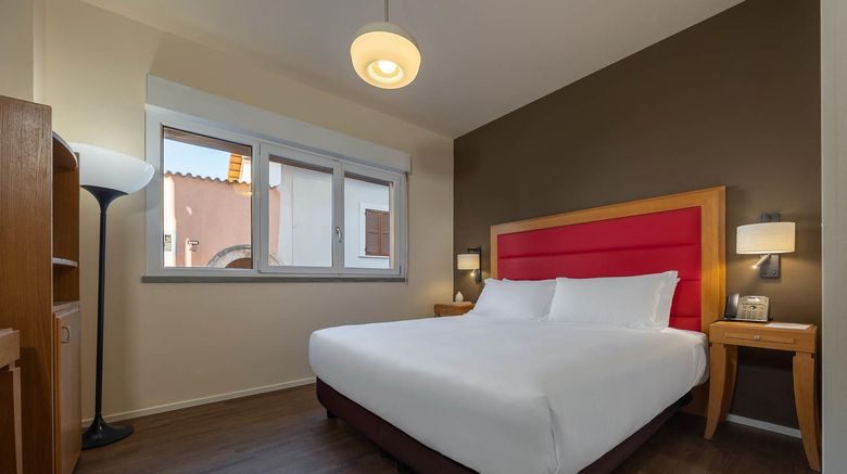 <b>Castello Hotel Room</b>. Images powered by <a href="https://iceportal.shijigroup.com/" title="IcePortal" target="_blank">IcePortal</a>.