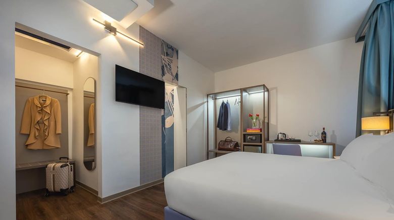 <b>Castello Hotel Room</b>. Images powered by <a href="https://iceportal.shijigroup.com/" title="IcePortal" target="_blank">IcePortal</a>.