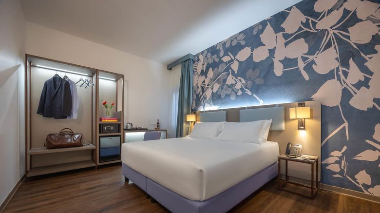 <b>Castello Hotel Room</b>. Images powered by <a href="https://iceportal.shijigroup.com/" title="IcePortal" target="_blank">IcePortal</a>.