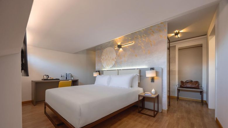 <b>Castello Hotel Room</b>. Images powered by <a href="https://iceportal.shijigroup.com/" title="IcePortal" target="_blank">IcePortal</a>.