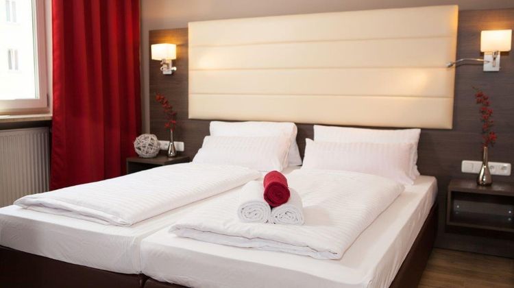 Koos Hotel & Apartments Room