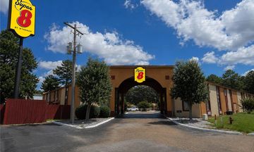 Super 8 by Wyndham Richland MS