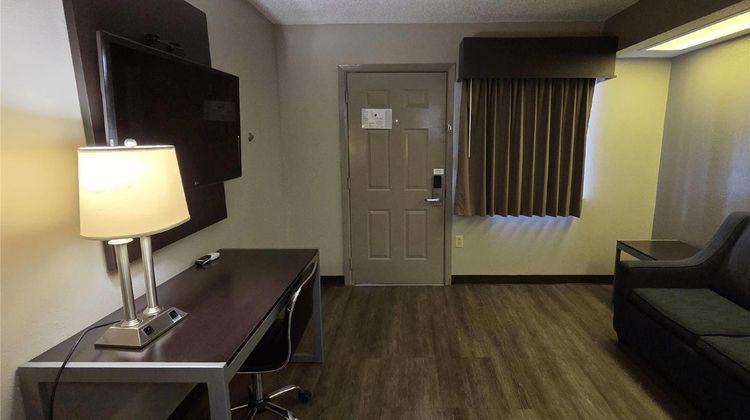 Super 8 by Wyndham Richland MS Room