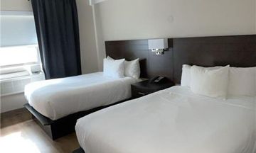 Excel Montreal Hotel