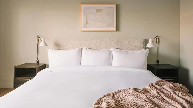 Sonder Solarena Room