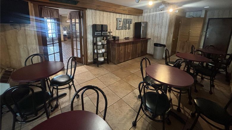 <b>Country Inn Lancaster, SureStay Coll Restaurant</b>. Images powered by <a href="https://iceportal.shijigroup.com/" title="IcePortal" target="_blank">IcePortal</a>.