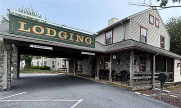 Country Inn Lancaster, SureStay Coll