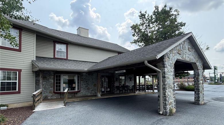 <b>Country Inn Lancaster, SureStay Coll Exterior</b>. Images powered by <a href="https://iceportal.shijigroup.com/" title="IcePortal" target="_blank">IcePortal</a>.