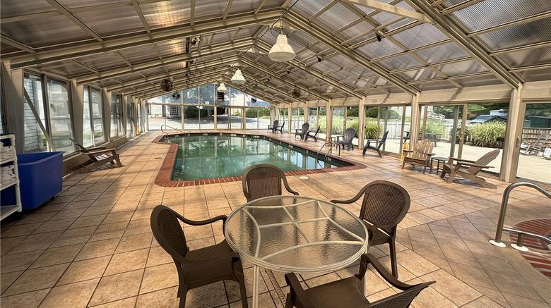 <b>Country Inn Lancaster, SureStay Coll Pool</b>. Images powered by <a href="https://iceportal.shijigroup.com/" title="IcePortal" target="_blank">IcePortal</a>.