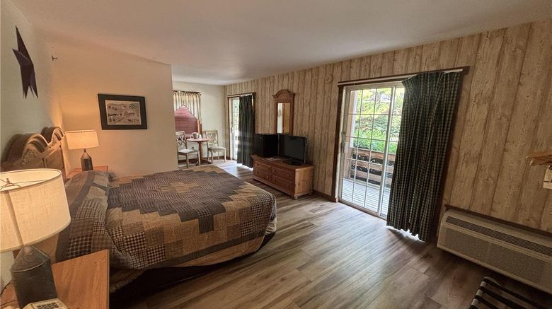 <b>Country Inn Lancaster, SureStay Coll Room</b>. Images powered by <a href="https://iceportal.shijigroup.com/" title="IcePortal" target="_blank">IcePortal</a>.