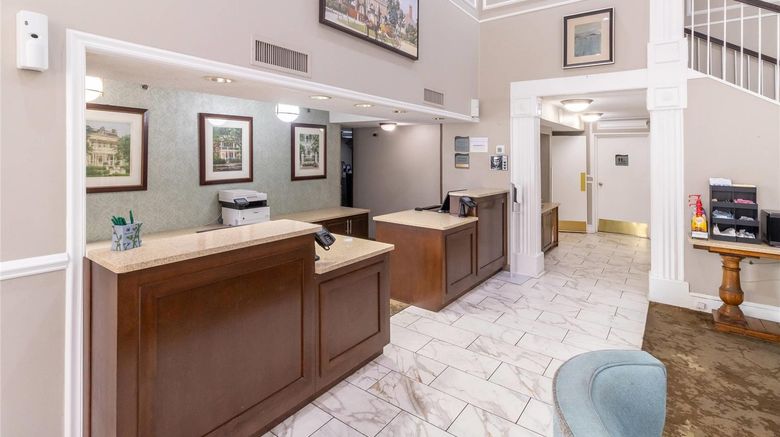 <b>Quality Inn & Suites Lobby</b>. Images powered by <a href="https://iceportal.shijigroup.com/" title="IcePortal" target="_blank">IcePortal</a>.