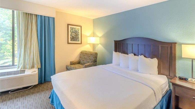 <b>Quality Inn & Suites Room</b>. Images powered by <a href="https://iceportal.shijigroup.com/" title="IcePortal" target="_blank">IcePortal</a>.