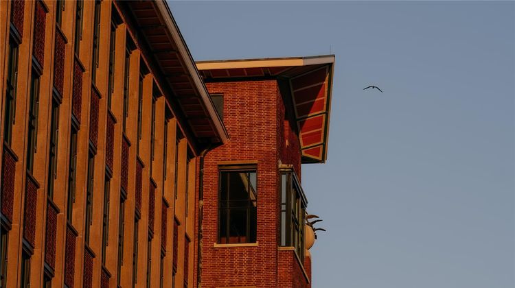 De Plesman Hotel Exterior
