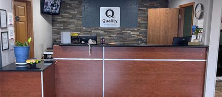 Quality Inn Council Bluffs I-80 Lobby