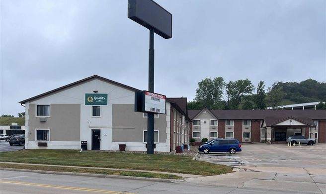 Quality Inn Council Bluffs I-80 Exterior