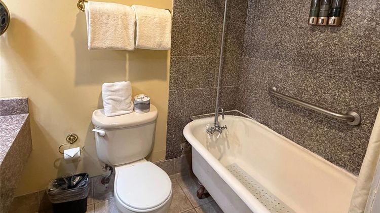 O'Brien Riverwalk Boutique Hotel Room