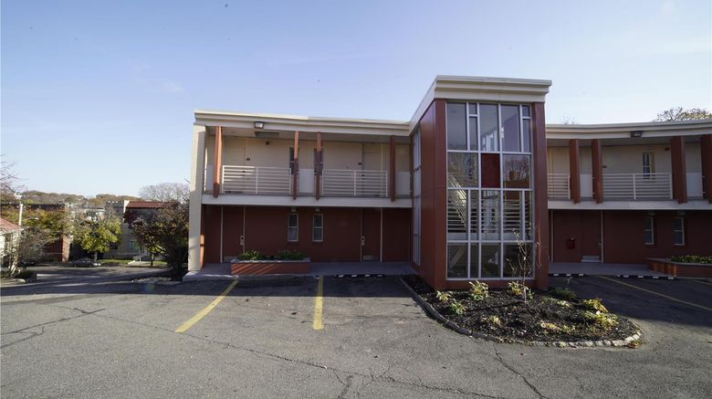 <b>Hotel Boston Exterior</b>. Images powered by <a href="https://iceportal.shijigroup.com/" title="IcePortal" target="_blank">IcePortal</a>.