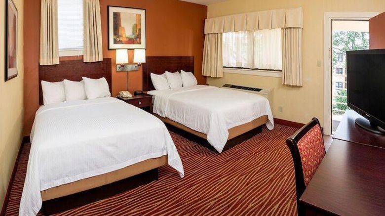 <b>Hotel Boston Room</b>. Images powered by <a href="https://iceportal.shijigroup.com/" title="IcePortal" target="_blank">IcePortal</a>.