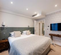 Fountain House Apartments Lancaster Gate Room