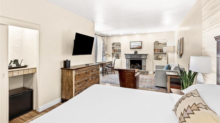 Lodge on the Desert Room