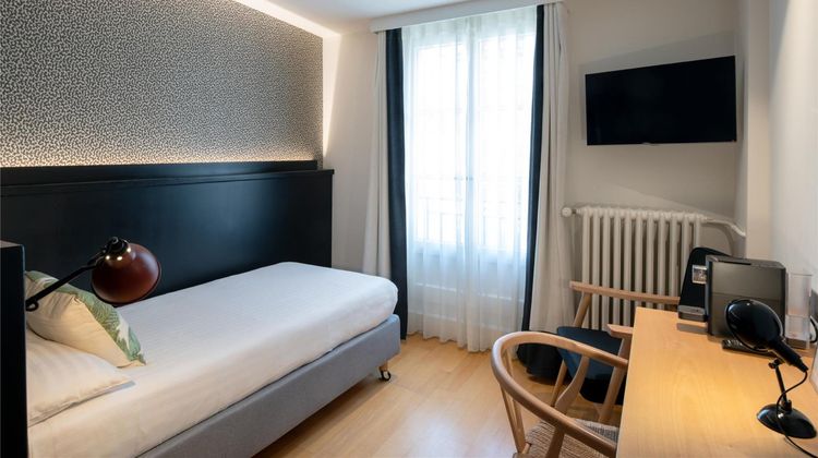 Pax Hotel Room