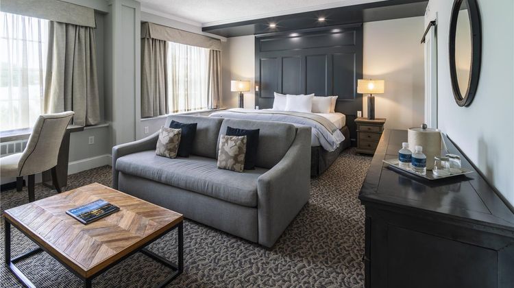 Tidewater Inn Room
