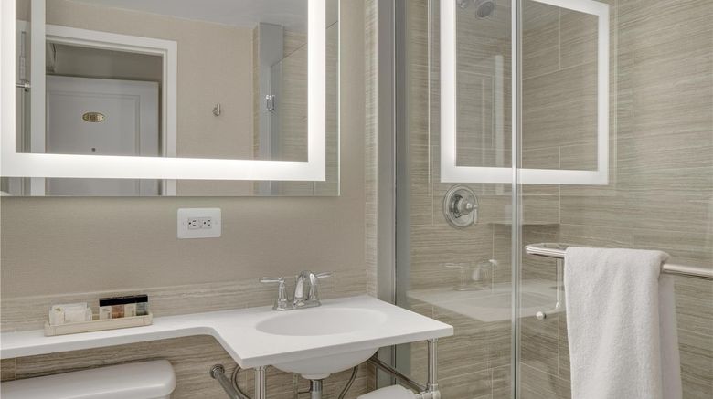 <b>Tidewater Inn Room</b>. Images powered by <a href="https://iceportal.shijigroup.com/" title="IcePortal" target="_blank">IcePortal</a>.