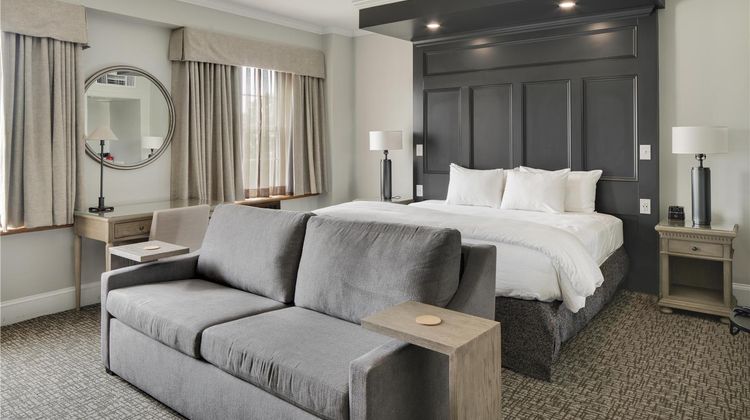 Tidewater Inn Suite