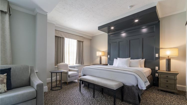Tidewater Inn Suite
