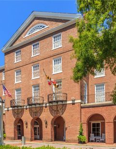 Tidewater Inn
