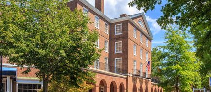 Tidewater Inn Exterior