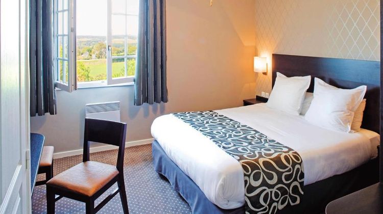 Hotel des Chateaux Room