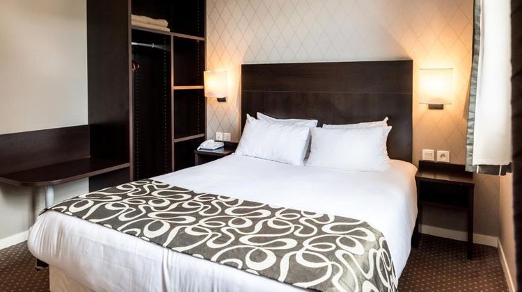 Hotel des Chateaux Room