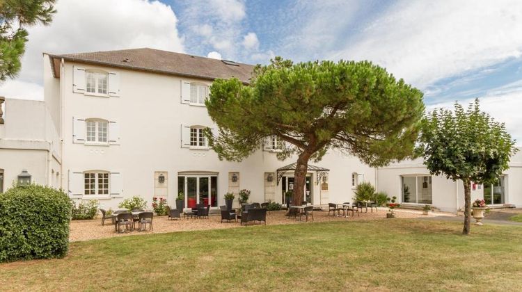Hotel des Chateaux Exterior