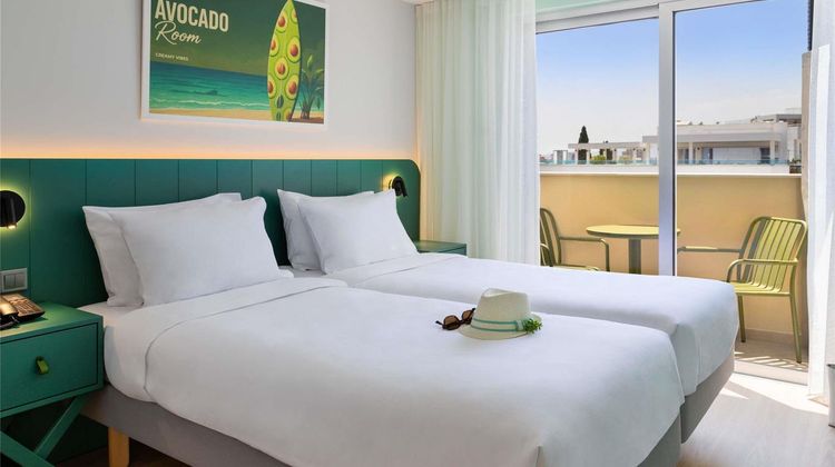 Ibis Styles Larnaca Finikoudes Beach Room