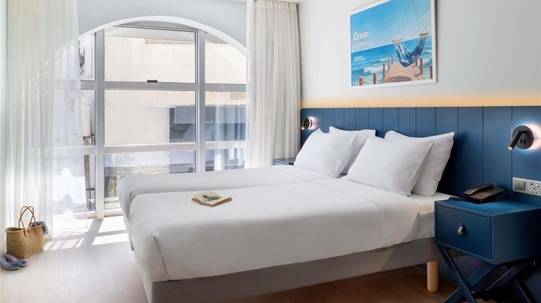 <b>Ibis Styles Larnaca Finikoudes Beach Room</b>. Images powered by <a href="https://iceportal.shijigroup.com/" title="IcePortal" target="_blank">IcePortal</a>.