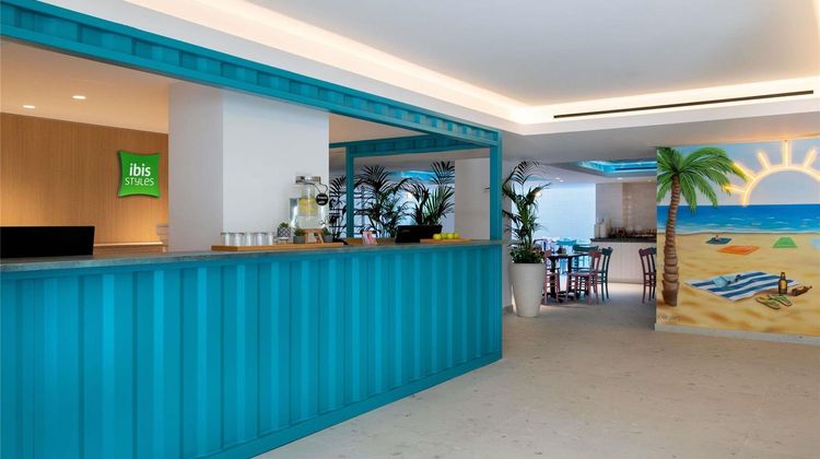 Ibis Styles Larnaca Finikoudes Beach Exterior